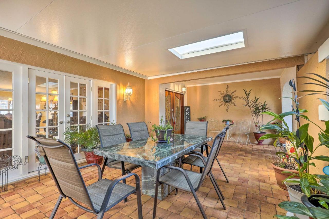 Cozy Home In Heart Of Tampa With Lanai And Pool! Exteriör bild