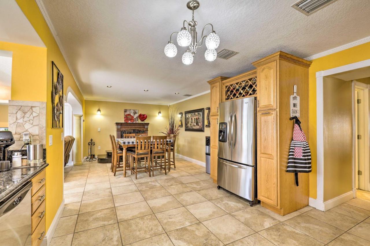 Cozy Home In Heart Of Tampa With Lanai And Pool! Exteriör bild